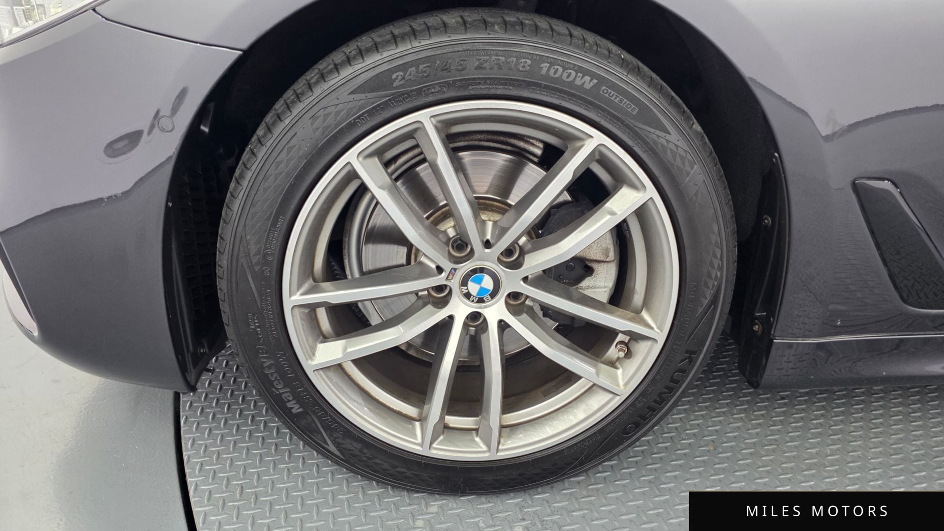 BMW 5 Series (G30) 2017 — миниатюра 5