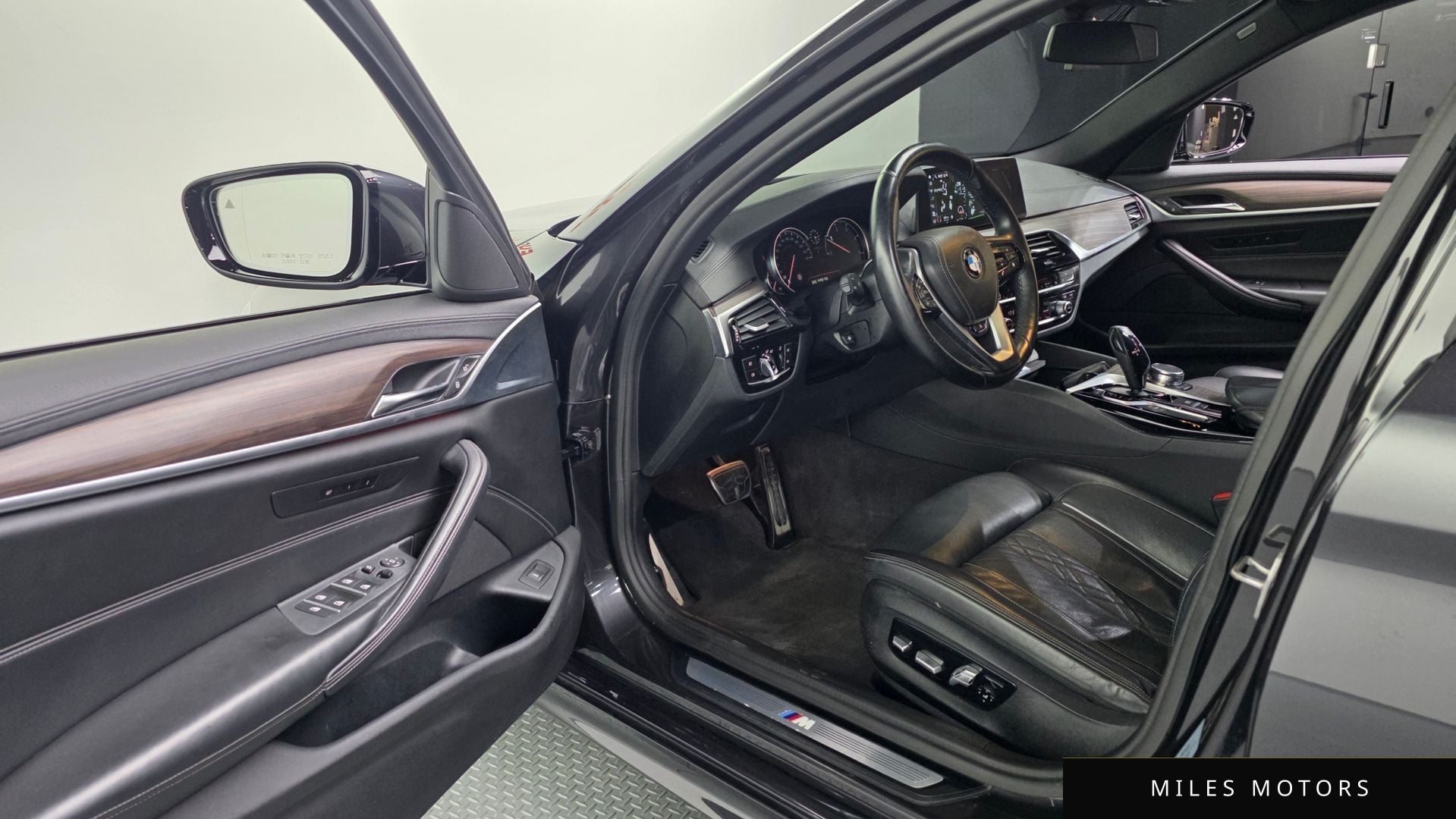 BMW 5 Series (G30) 2017 — миниатюра 10
