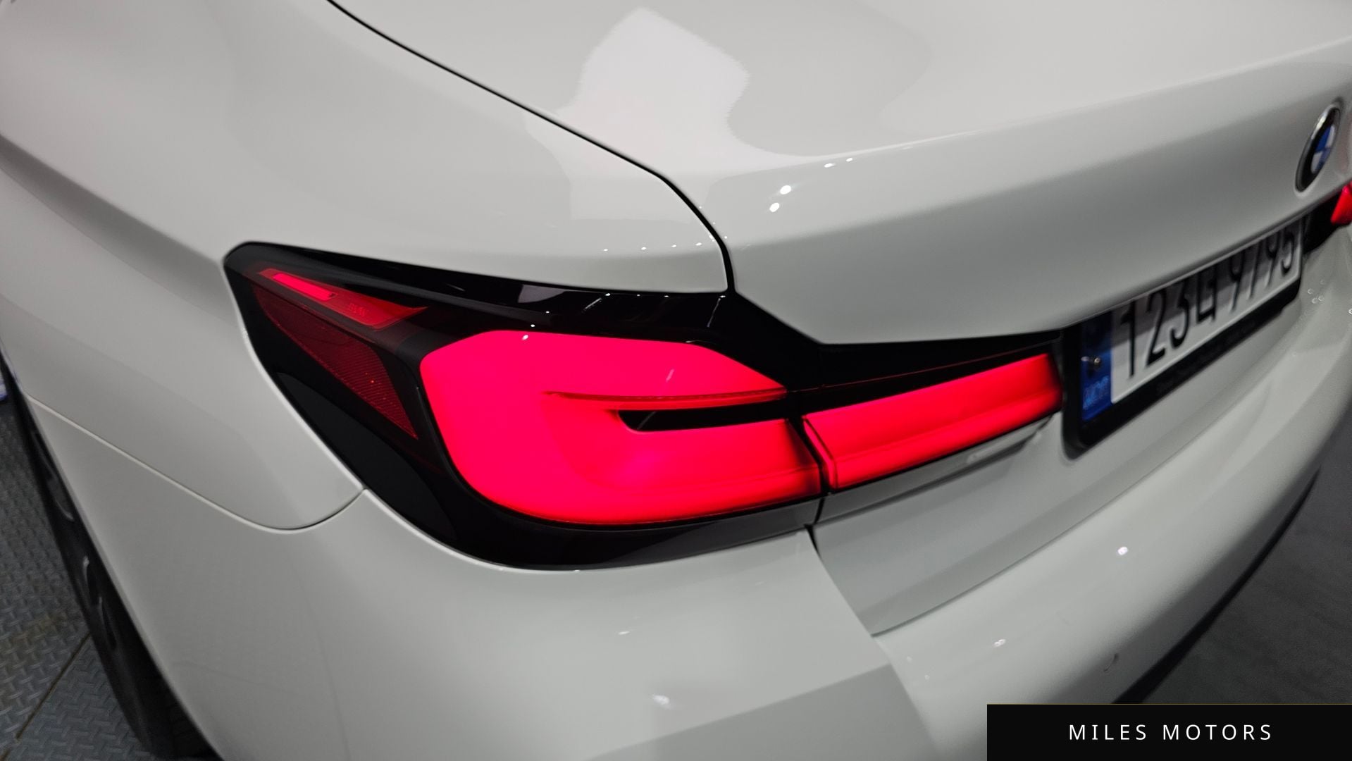 BMW 5 Series (G30) 2022 — миниатюра 9