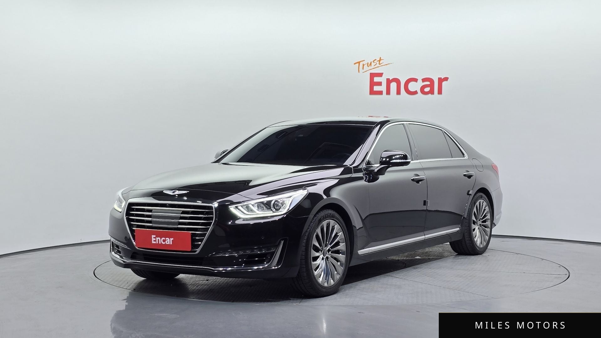 Genesis EQ900 2018 — фото 1 из 12