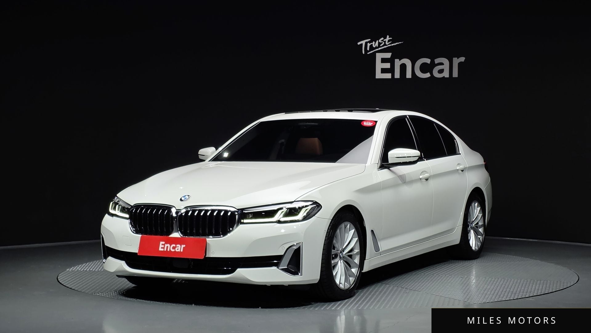 BMW 5 Series (G30) 2023 — фото 1 из 12