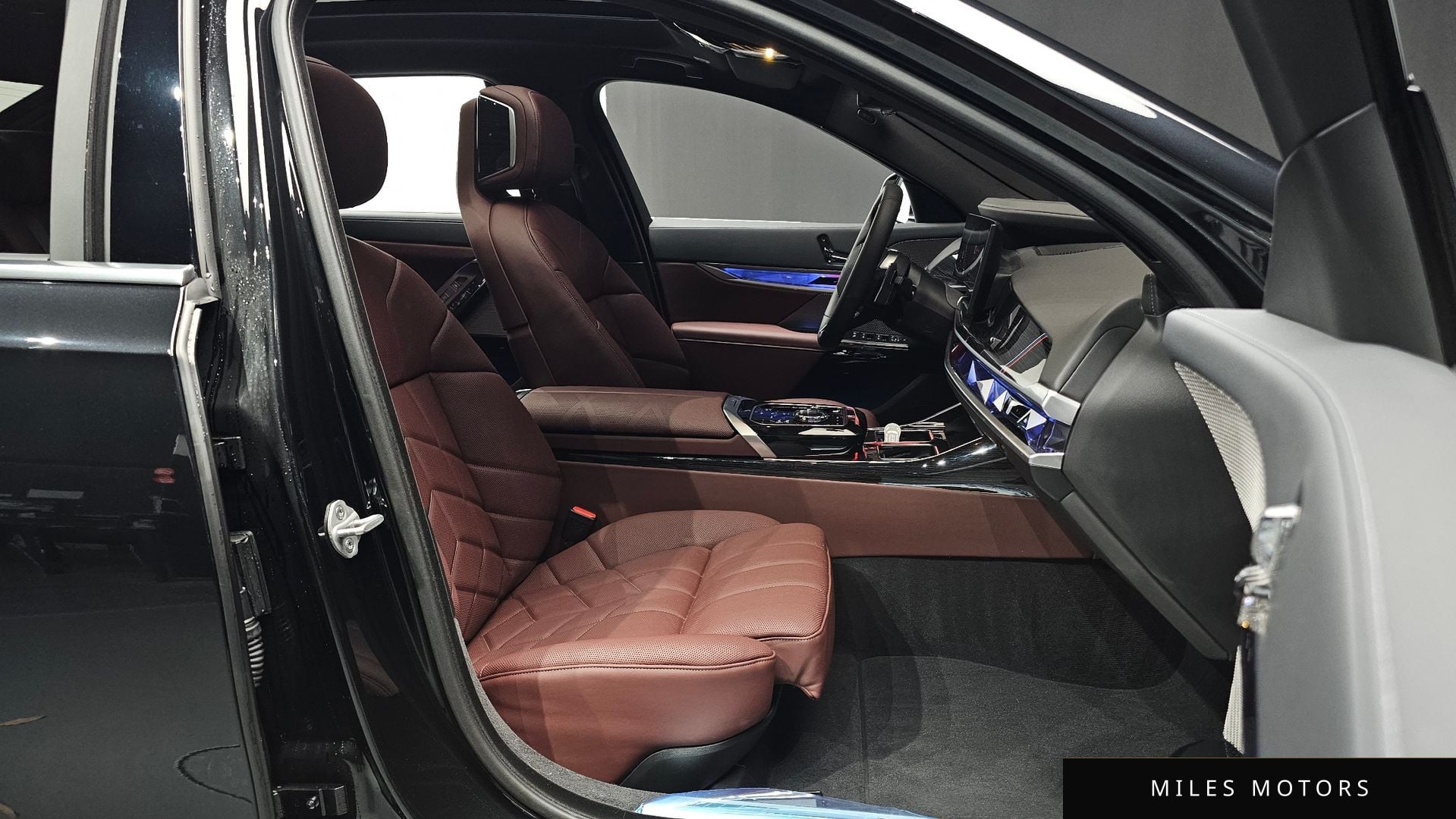 BMW 7 Series (G70) 2025 — миниатюра 10
