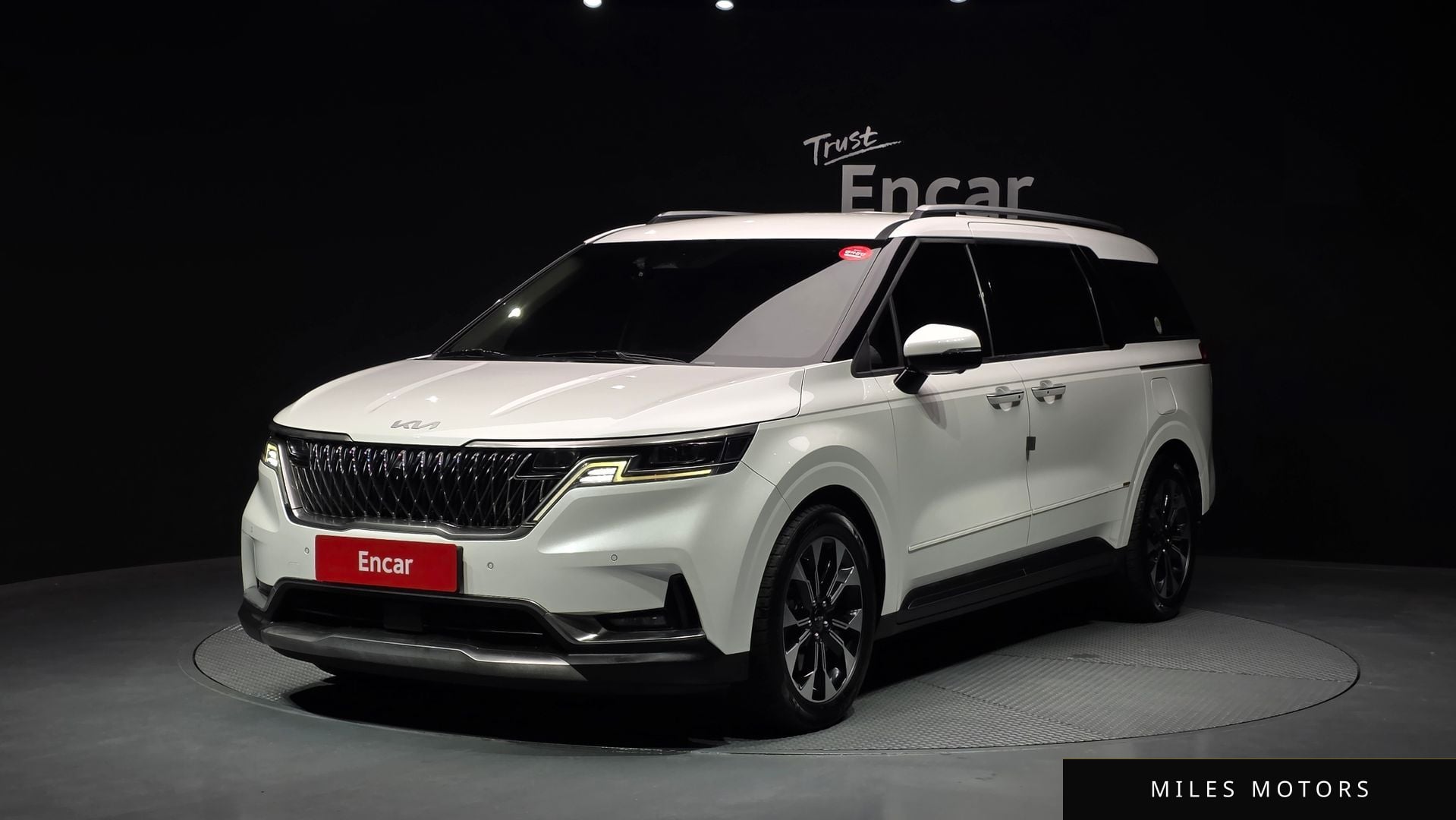 Kia Carnival 2022 — фото 1 из 12