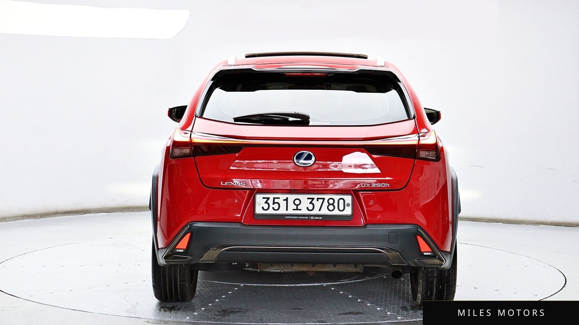 Лексус UX250h 2020 — миниатюра 4