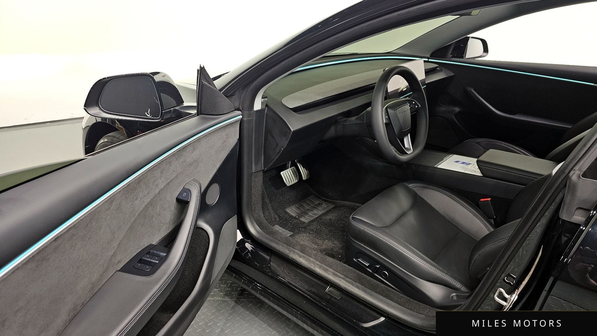 Tesla Model 3 2024 — миниатюра 12