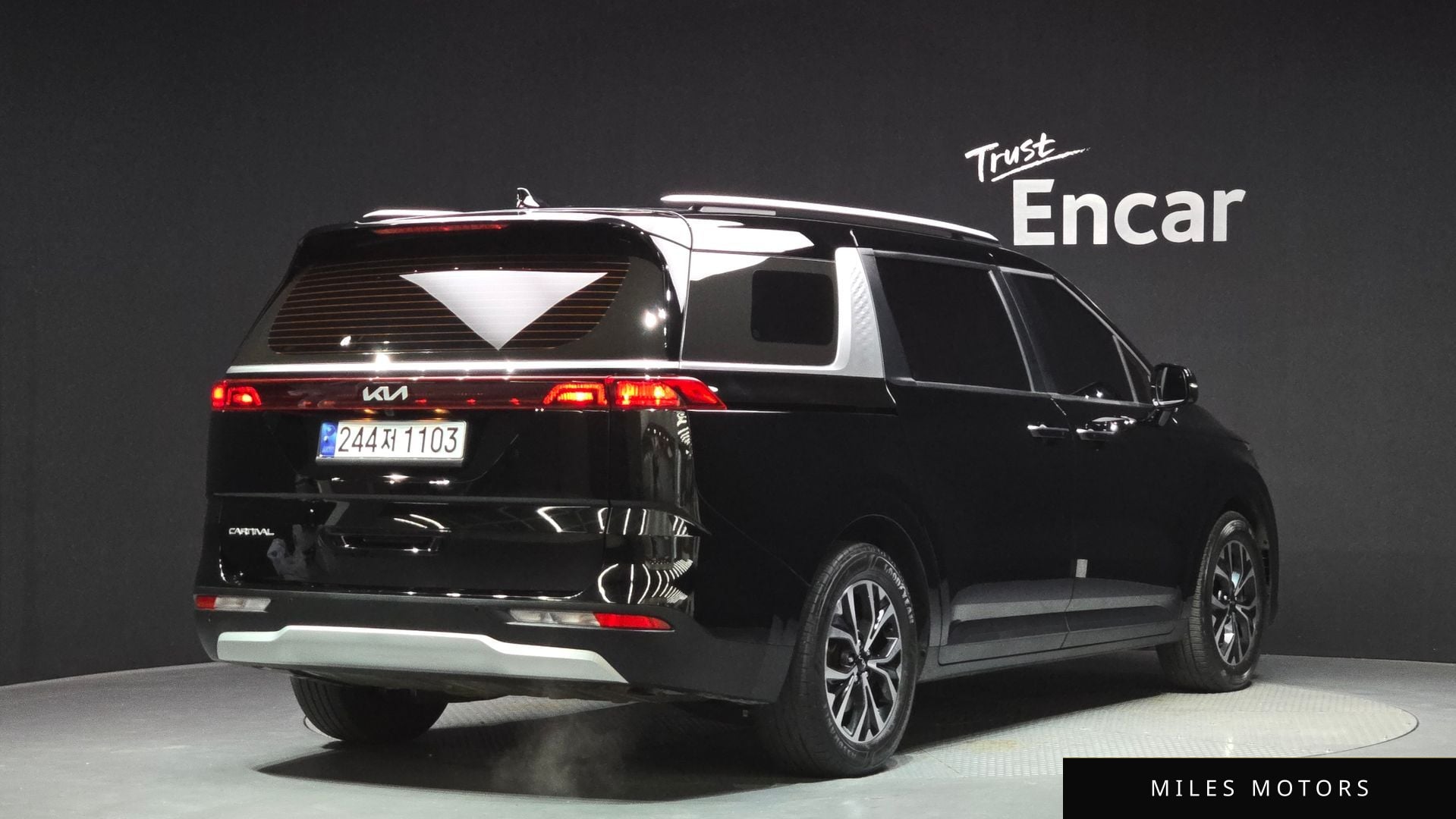 Kia Carnival 2023 — миниатюра 2