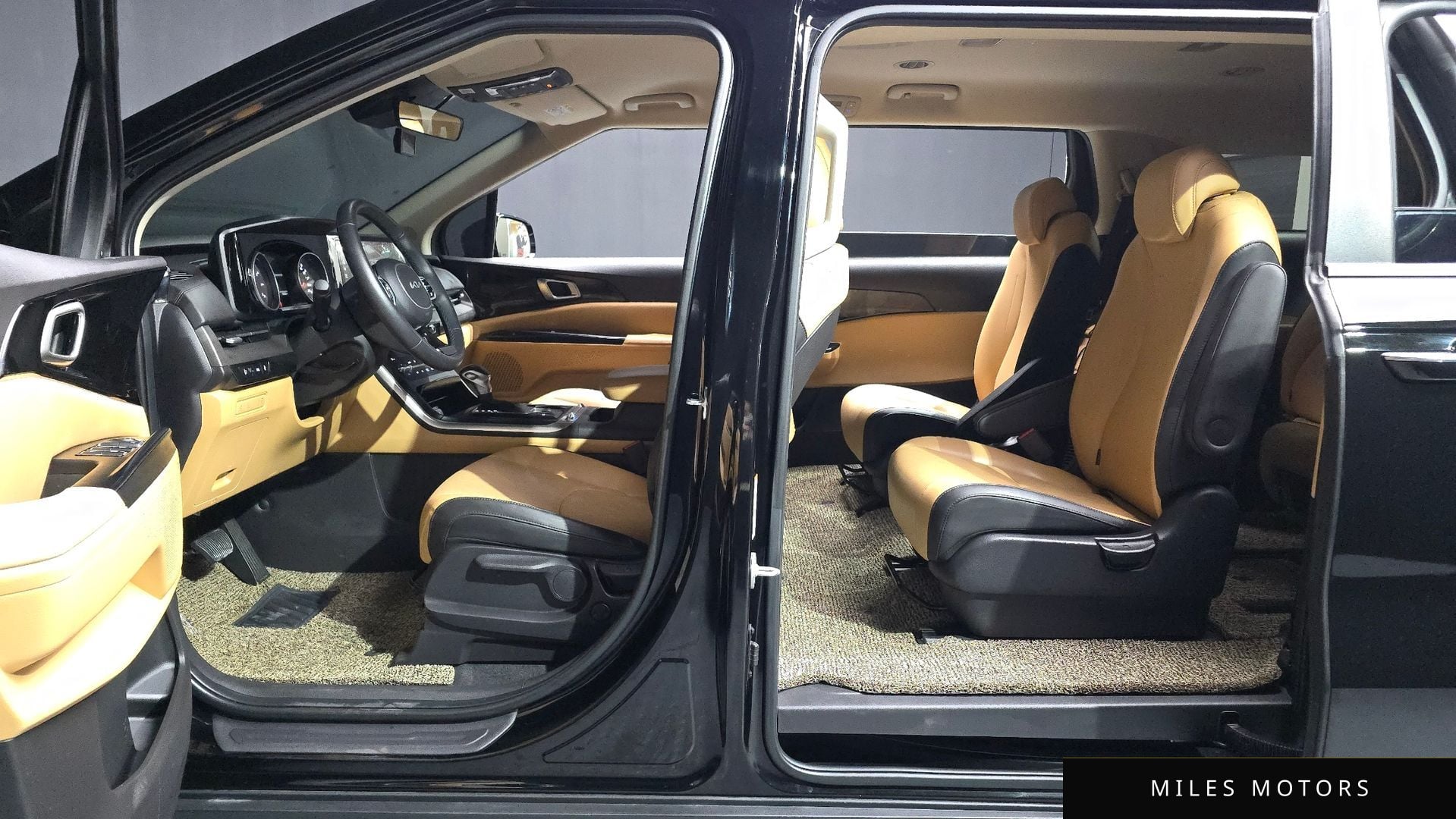 Kia Carnival 2023 — миниатюра 10