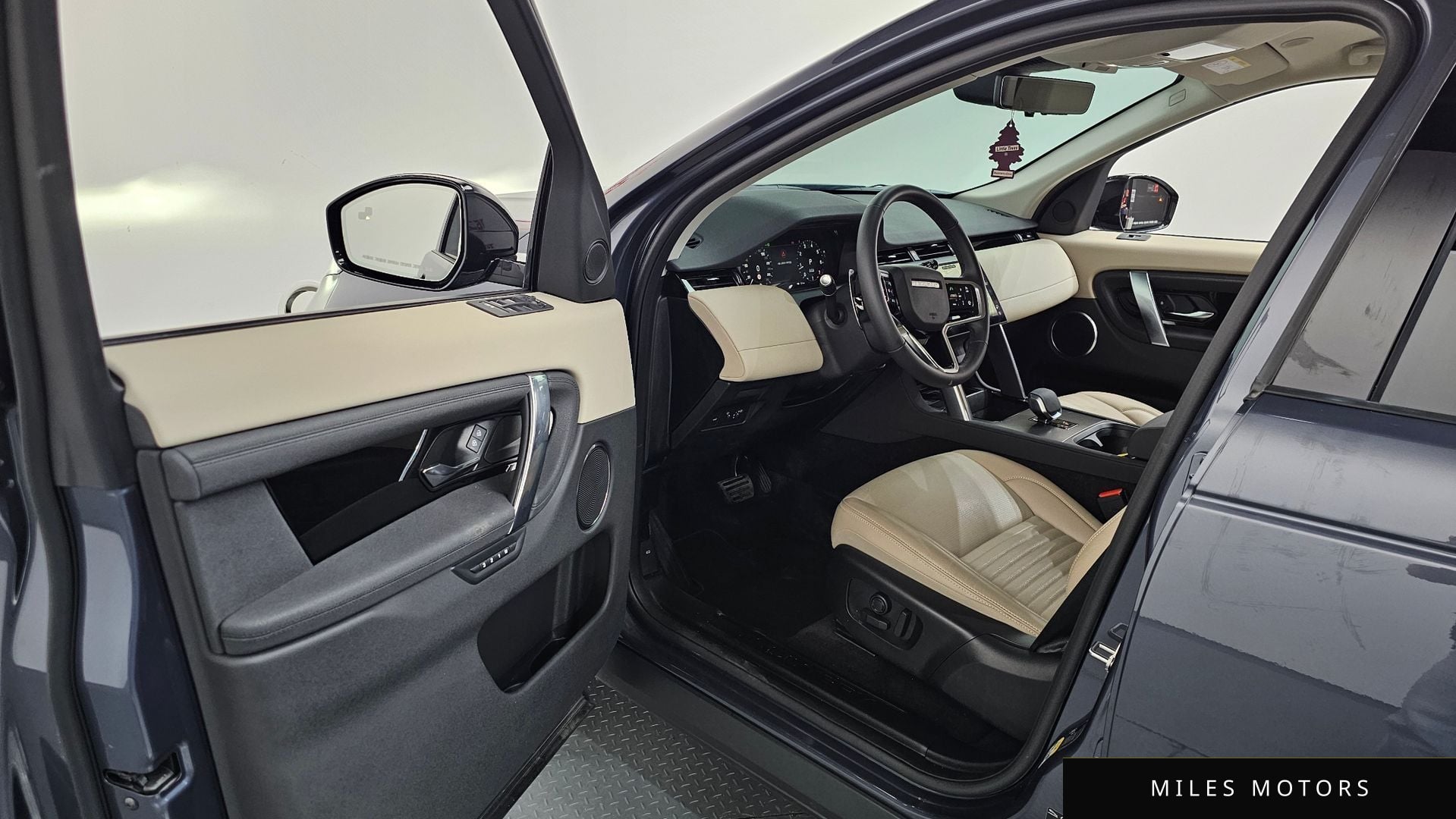 Land Rover Discovery Sport 2025 — миниатюра 12
