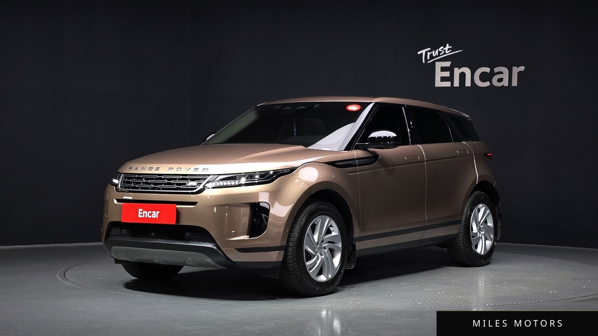 Land Rover Range Rover Evoque 2025 — фото 1 из 12