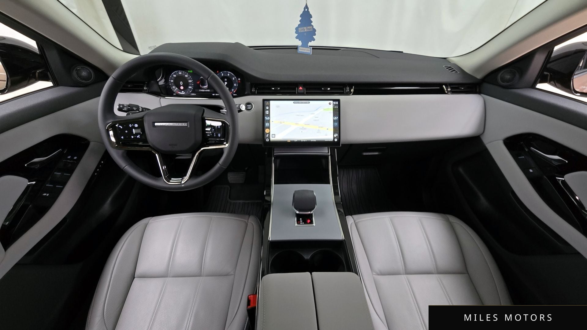 Land Rover Range Rover Evoque 2025 — миниатюра 10