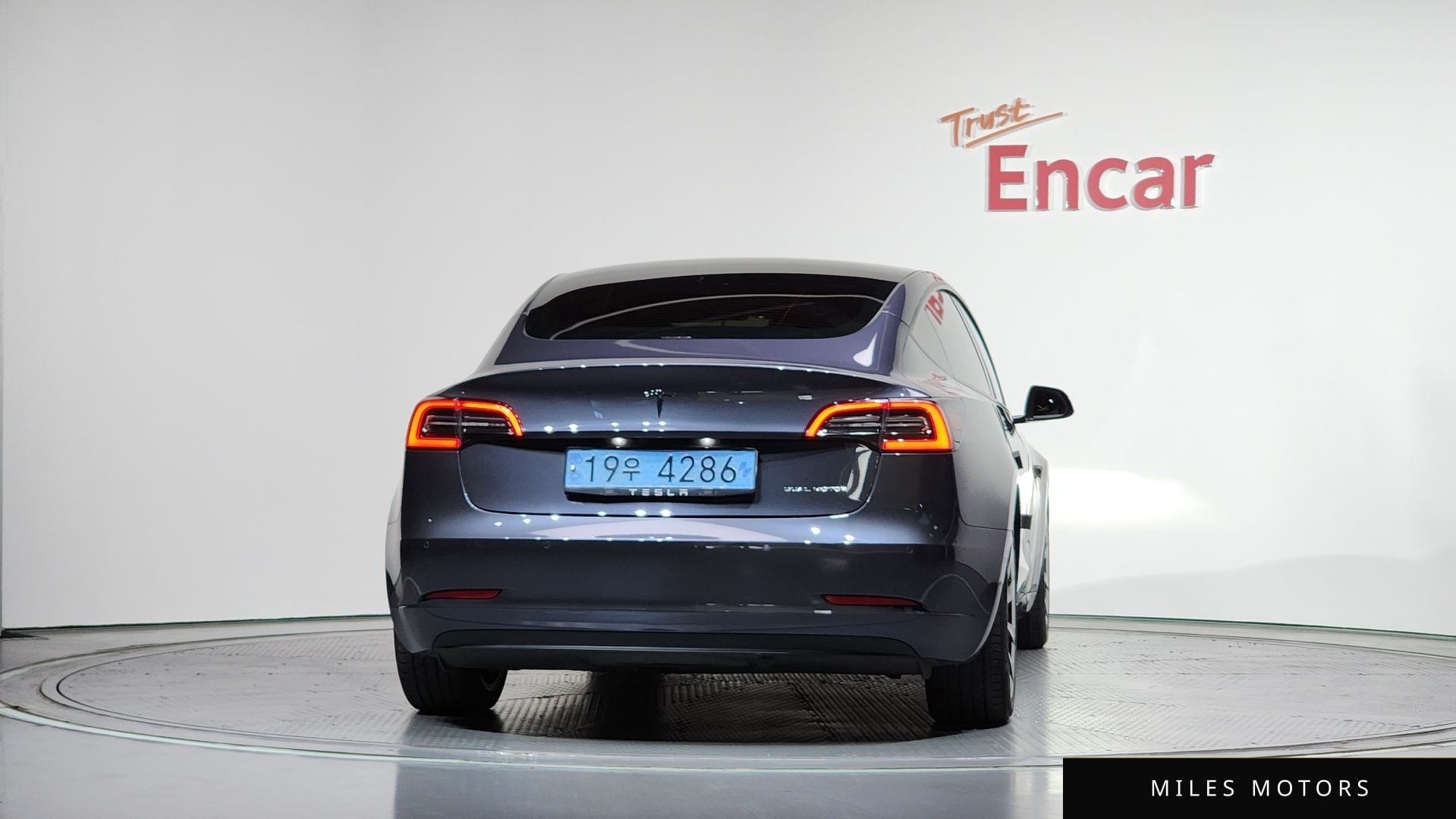 Tesla Model 3 2021 — миниатюра 3