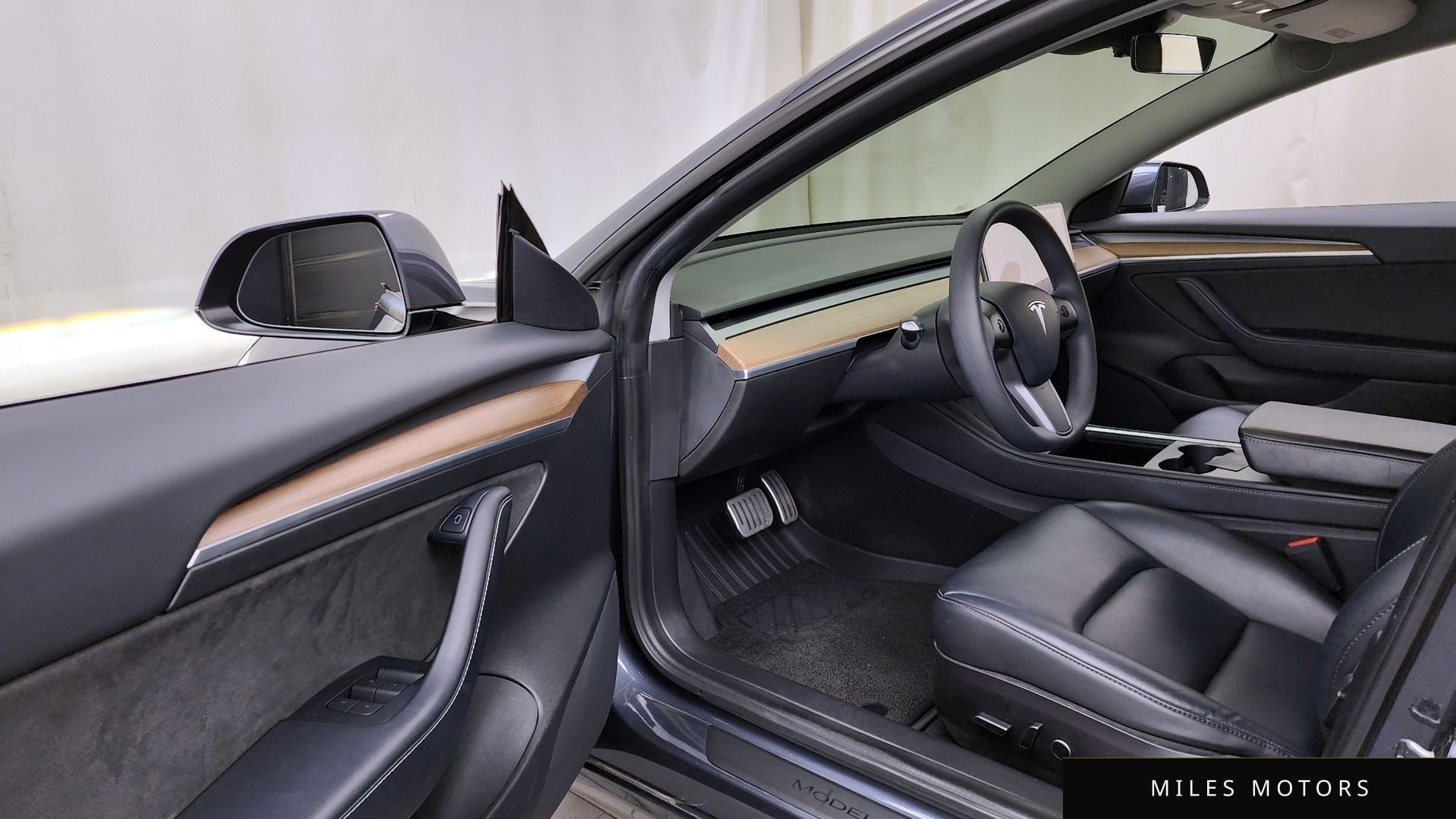 Tesla Model 3 2021 — миниатюра 12