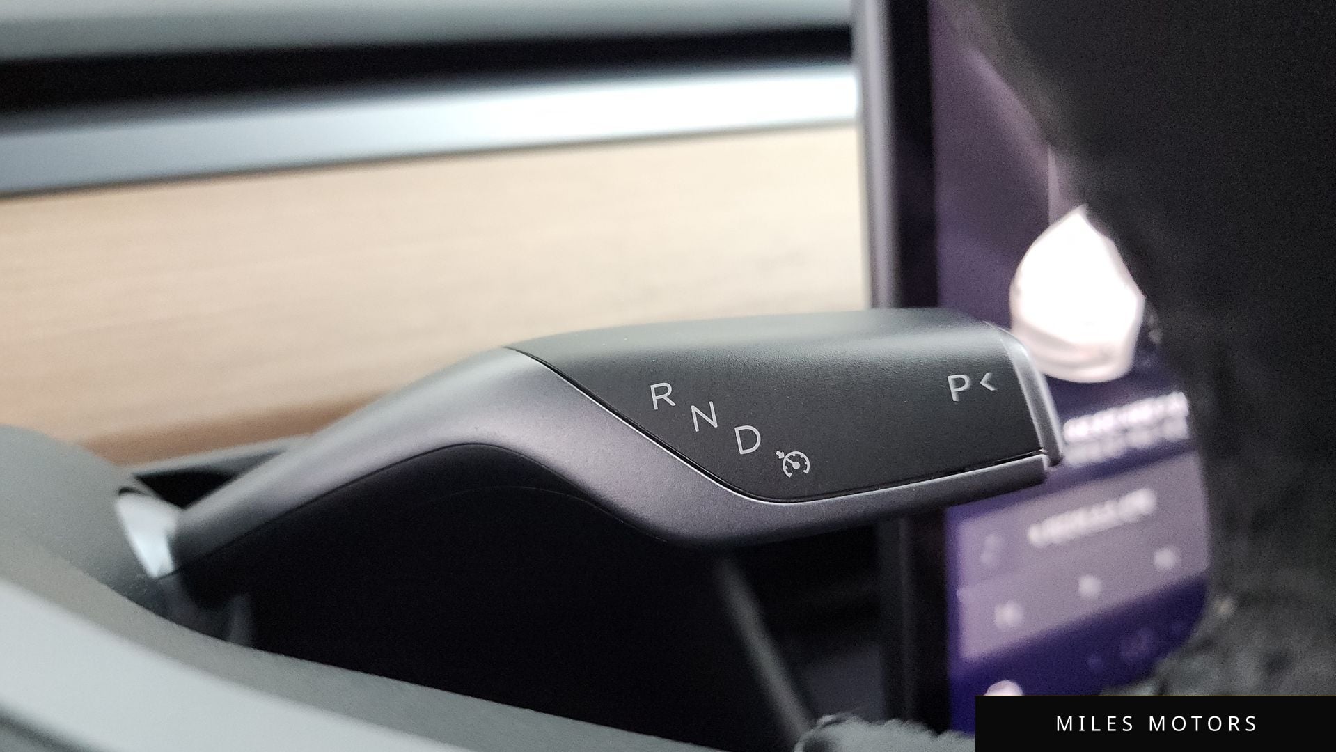 Tesla Model 3 2020 — миниатюра 9