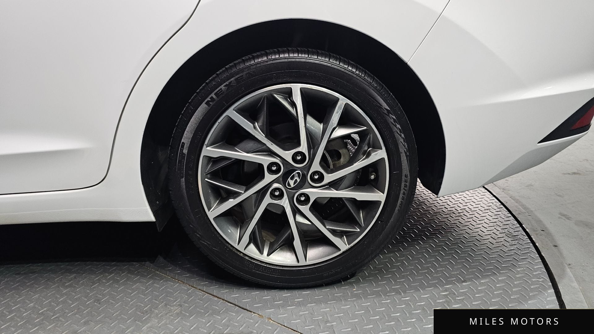 Hyundai AVANTE 2019 — миниатюра 7