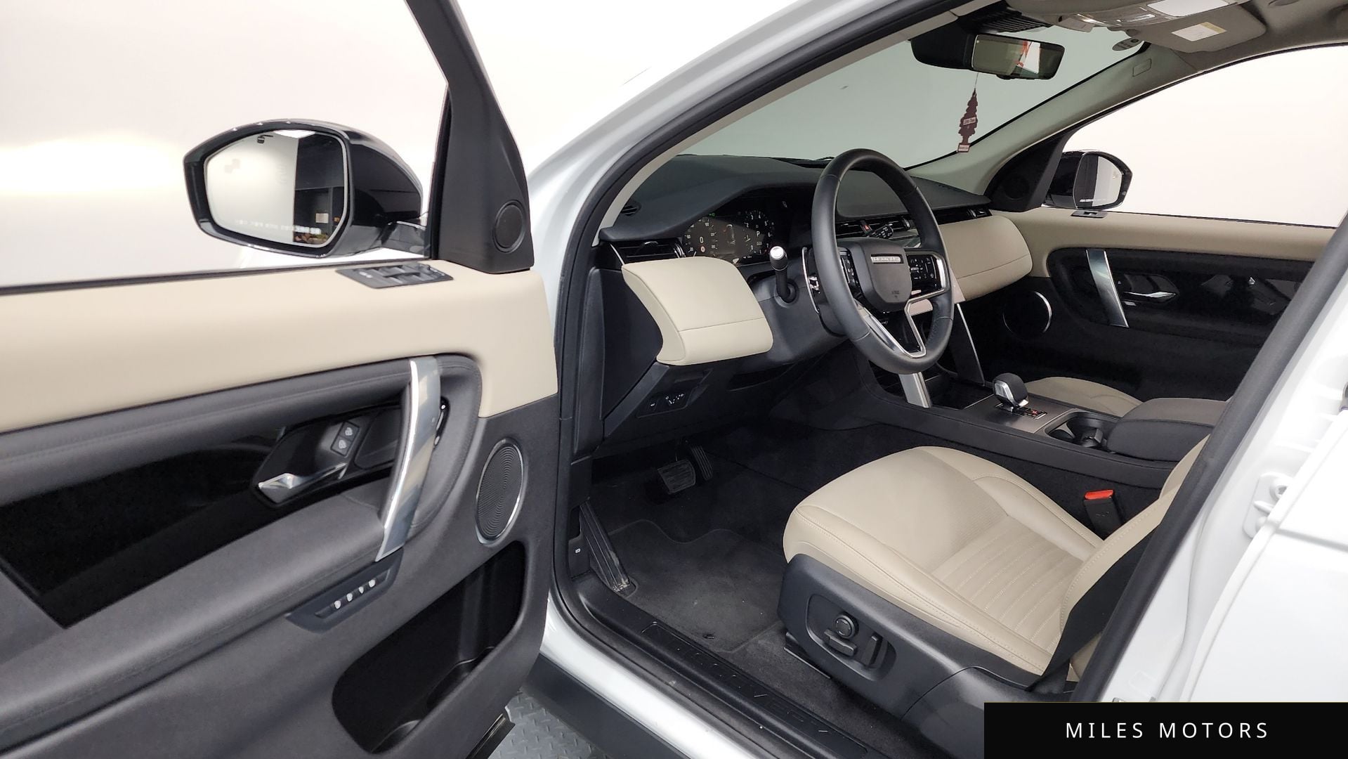 Land Rover Discovery Sport 2025 — миниатюра 12