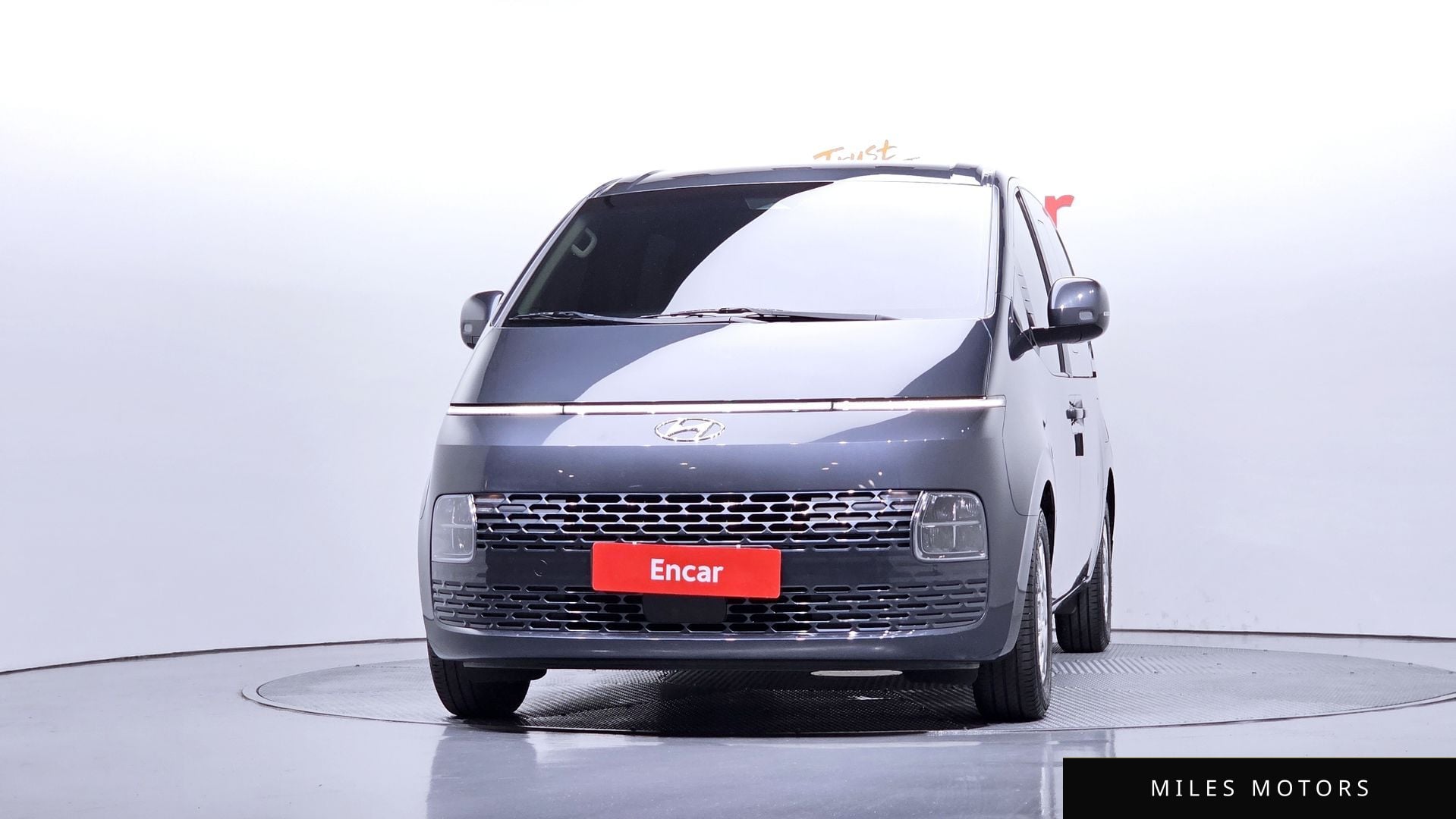 Hyundai Staria 2023 — миниатюра 3