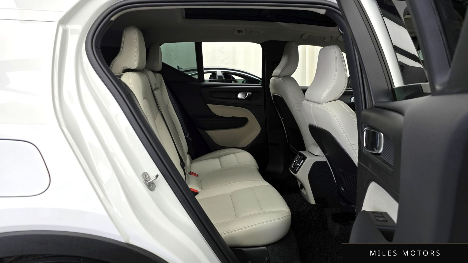 Volvo XC40 2024 — миниатюра 9
