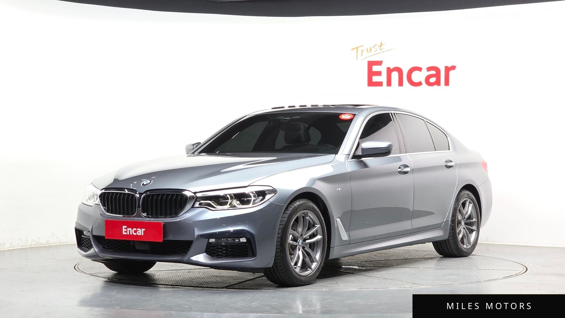 BMW 5 Series (G30) 2018 — фото 1 из 12