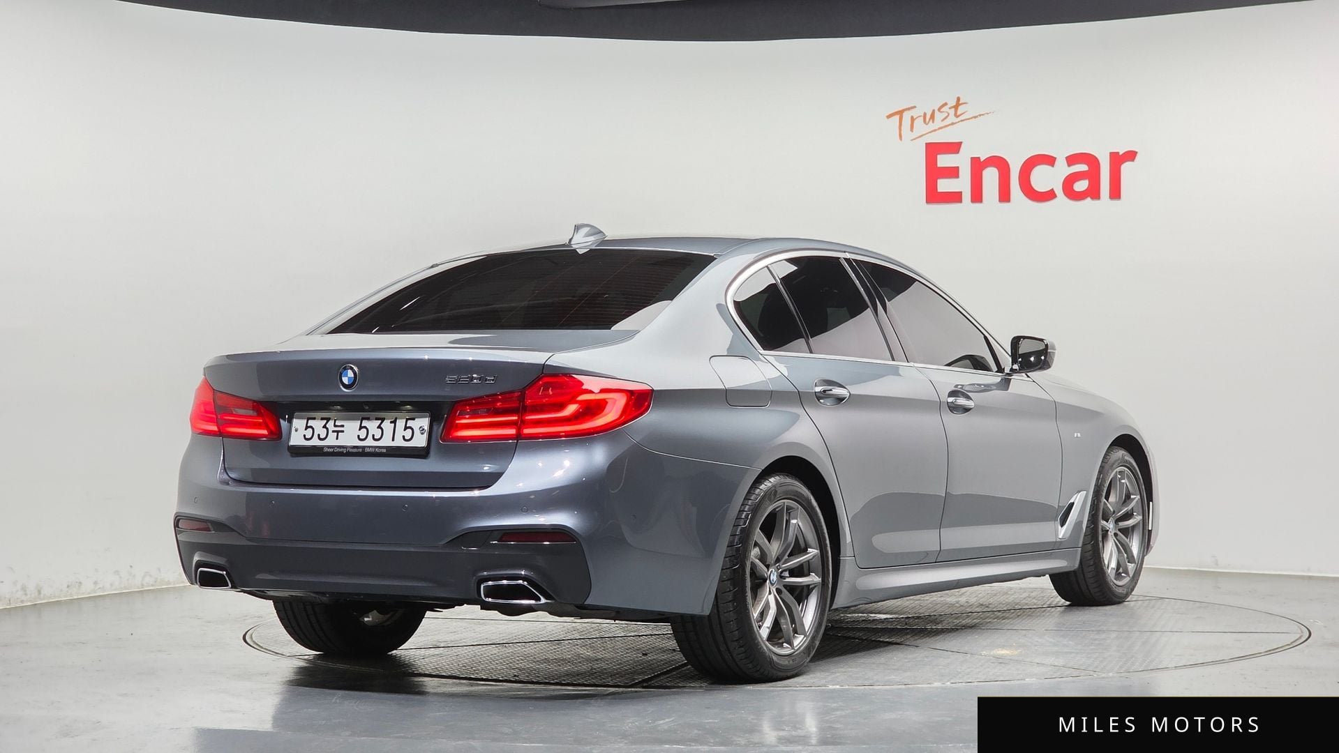BMW 5 Series (G30) 2018 — миниатюра 2