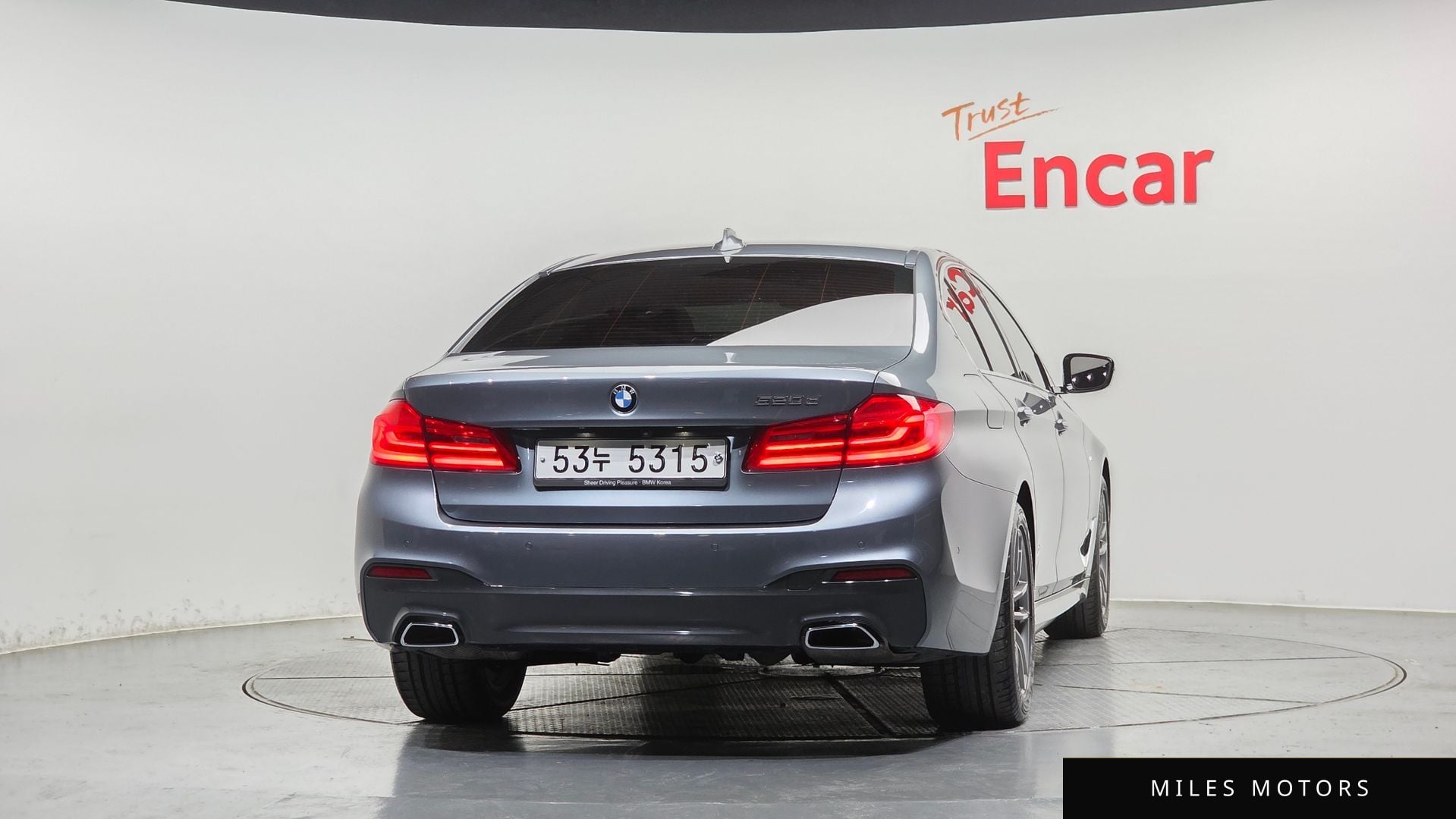 BMW 5 Series (G30) 2018 — миниатюра 4