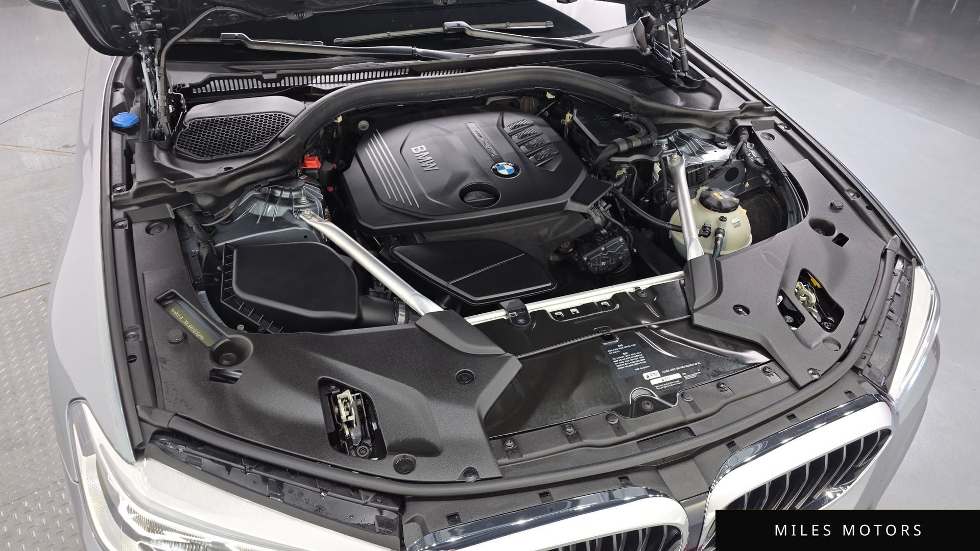 BMW 5 Series (G30) 2018 — миниатюра 6