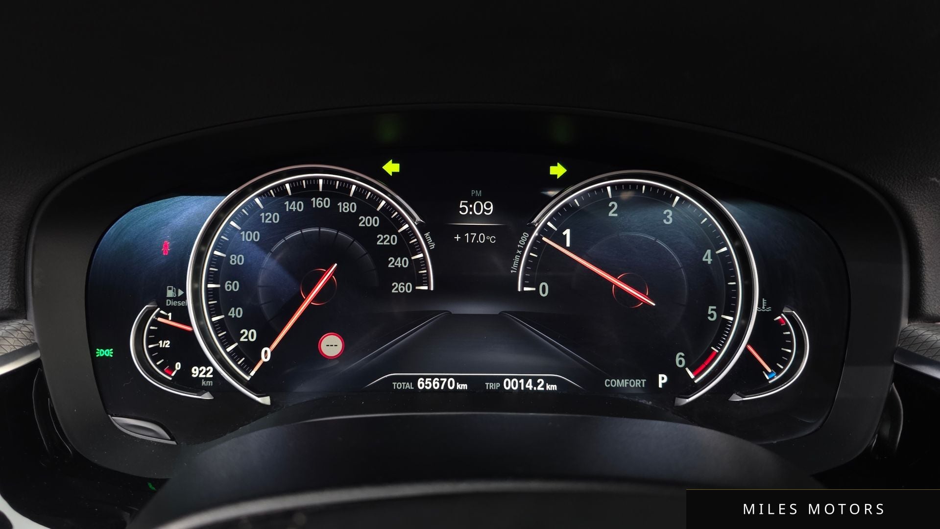 BMW 5 Series (G30) 2018 — миниатюра 11