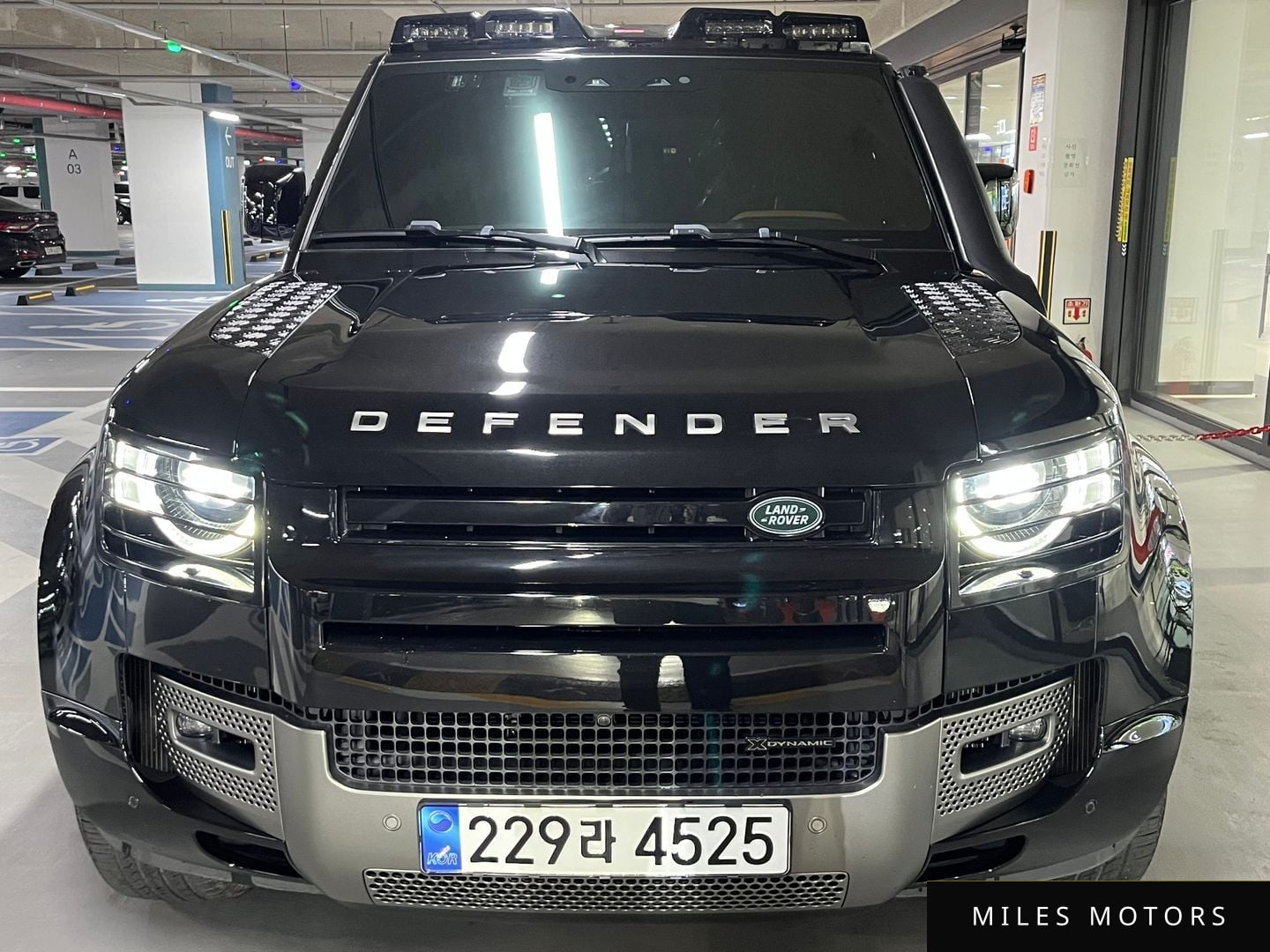 Land Rover Defender 2023 — миниатюра 3