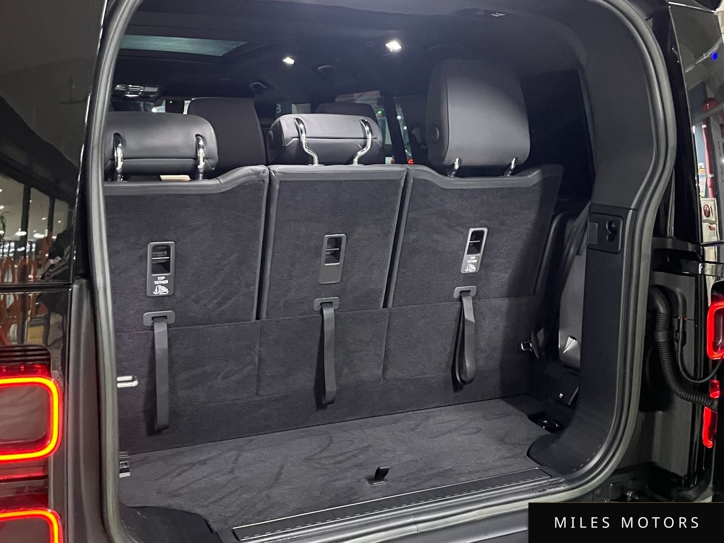Land Rover Defender 2023 — миниатюра 4