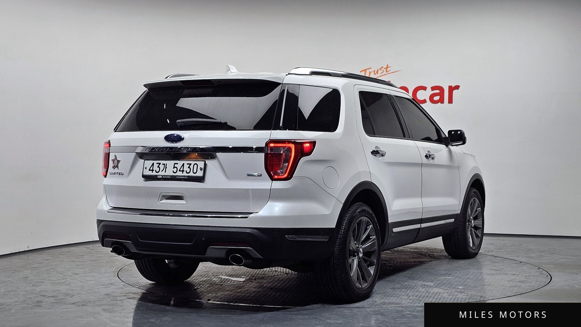 Ford Explorer 2019 — миниатюра 2