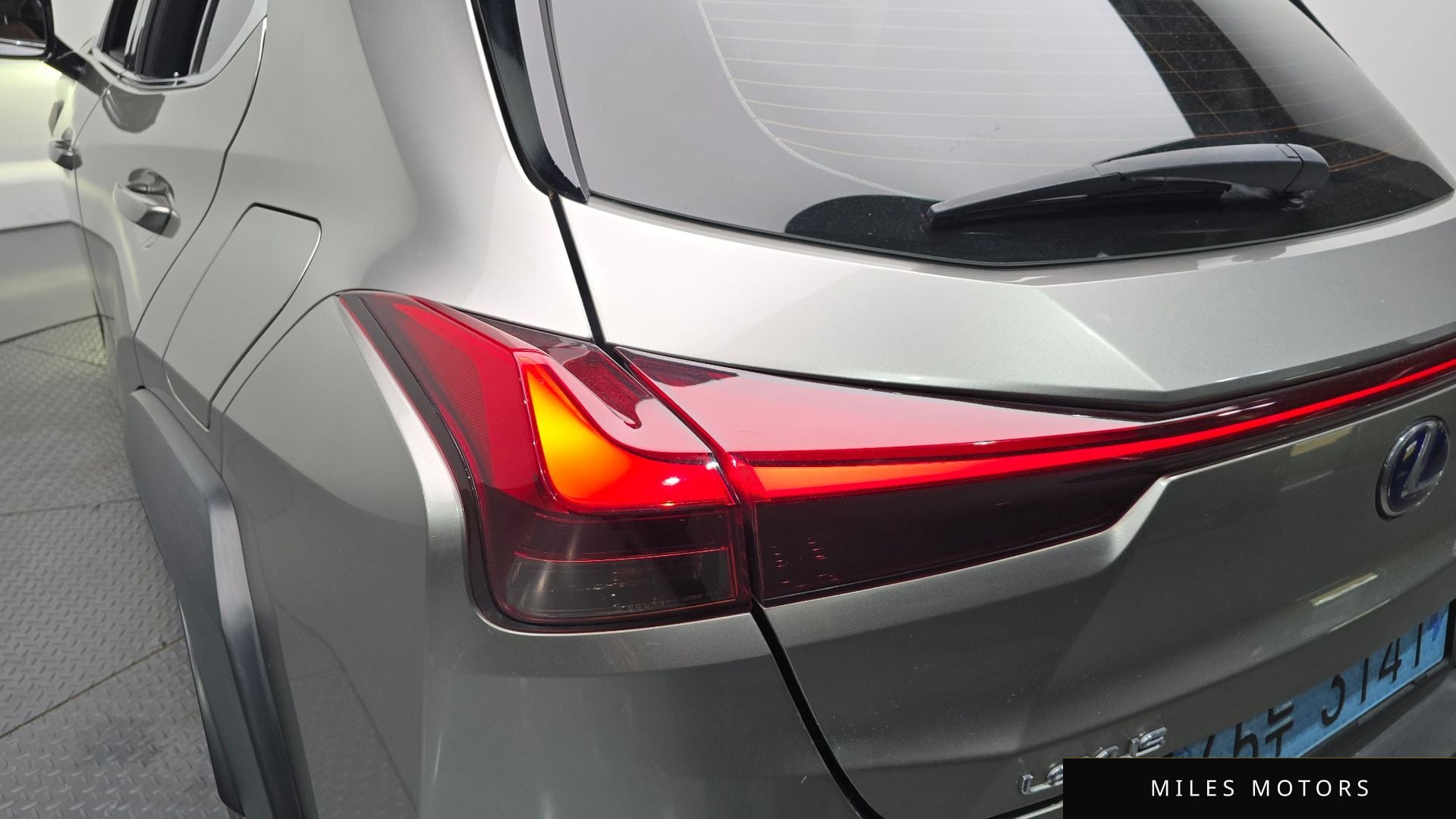 Лексус UX300e 2022 — миниатюра 8