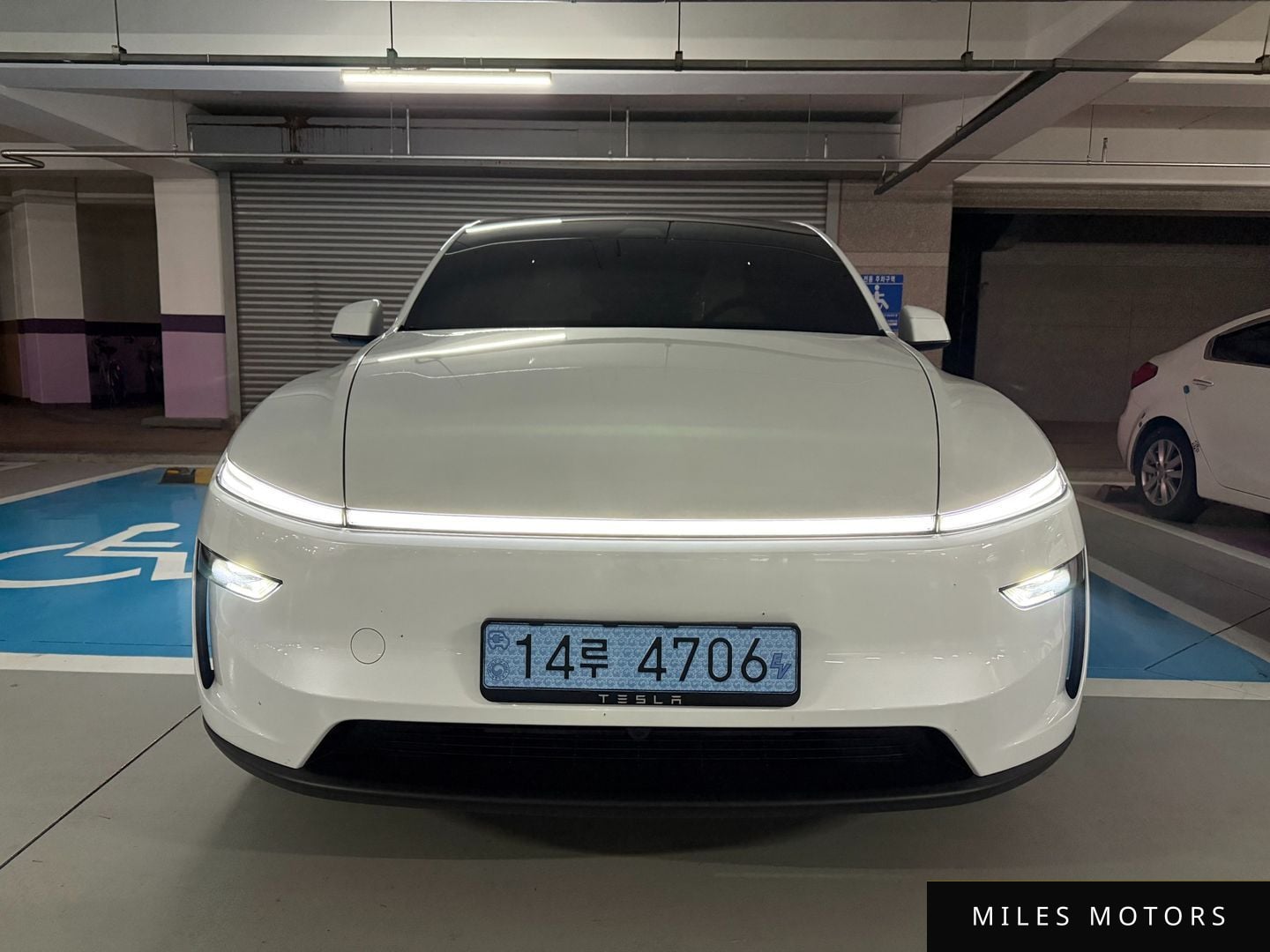 Tesla Model Y 2026 — фото 1 из 12