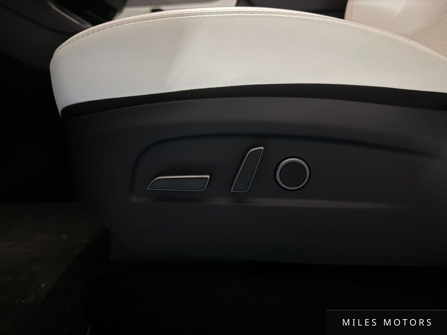 Tesla Model Y 2026 — миниатюра 12