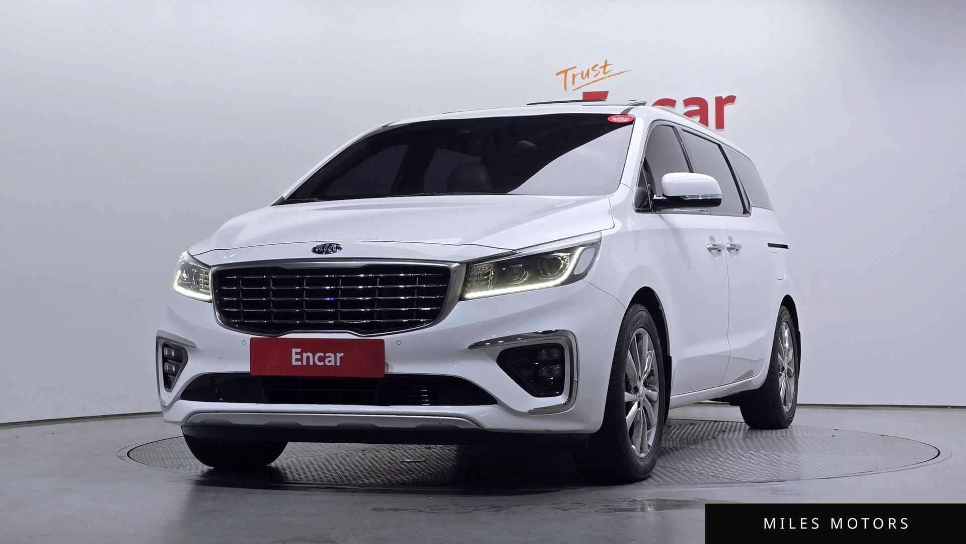 Kia Canival 2019 — фото 1 из 12