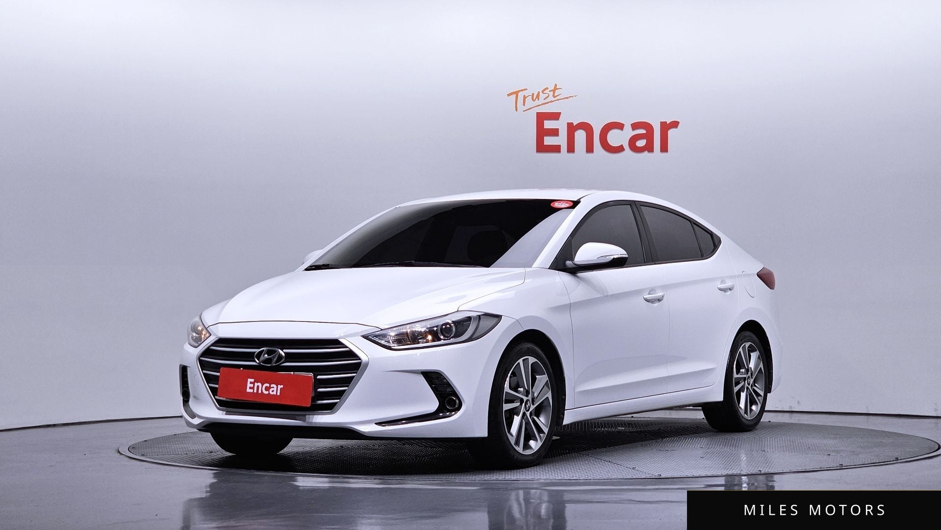 Hyundai AVANTE 2018 — фото 1 из 12