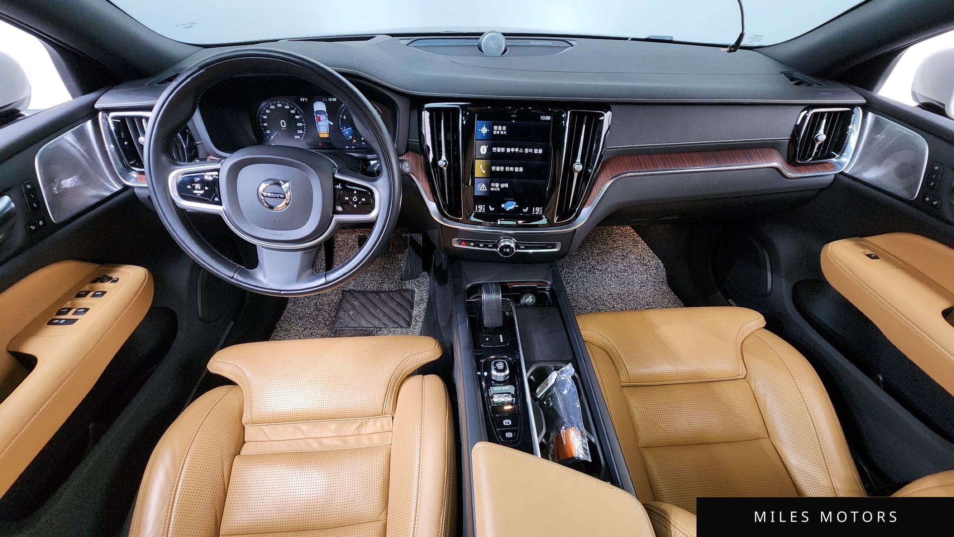 Volvo V60 2021 — миниатюра 10