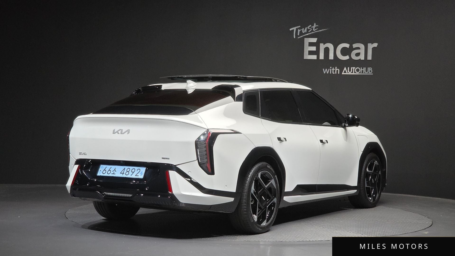 Kia EV4 2026 — миниатюра 2