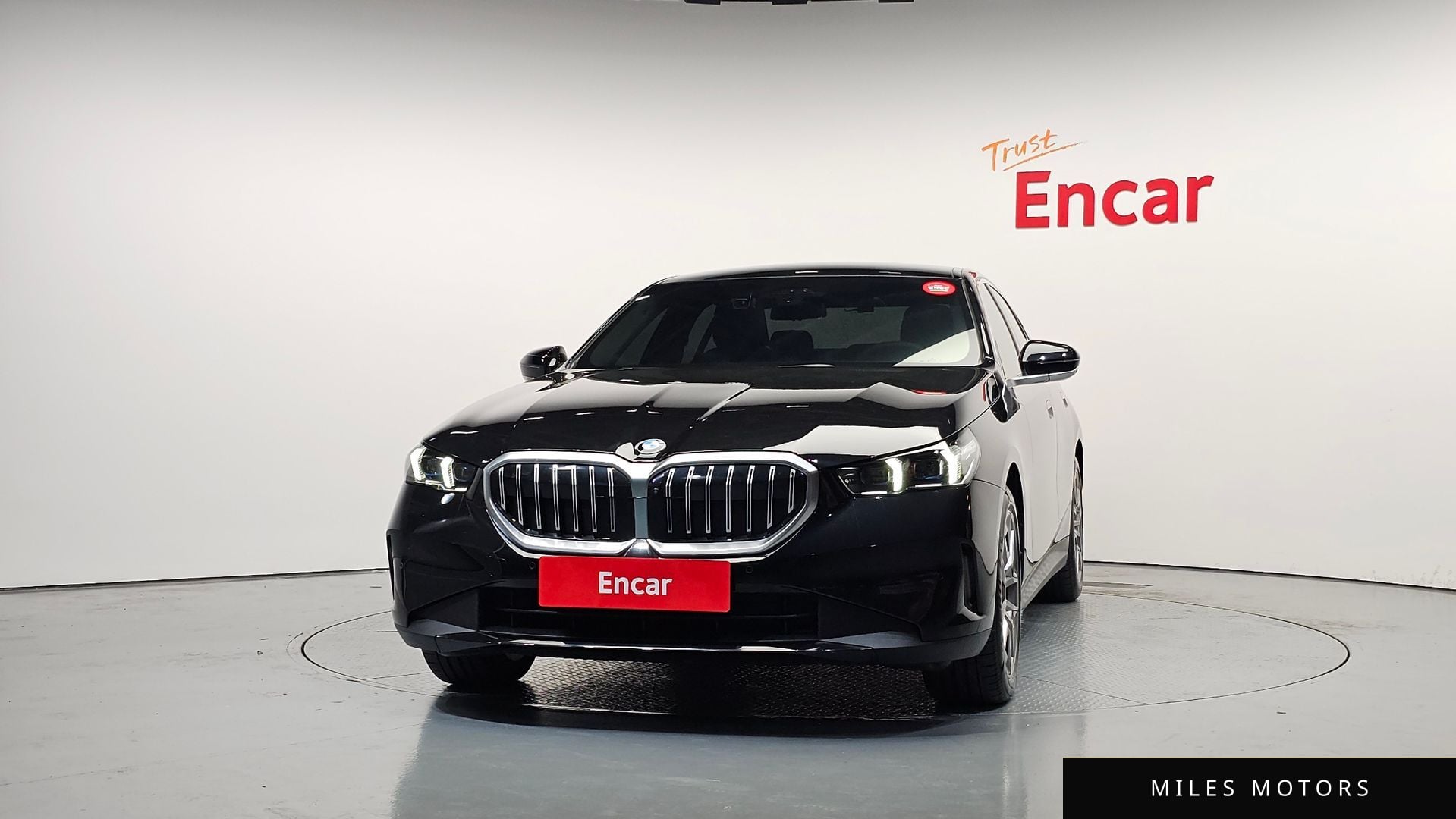 BMW 5 Series (G60) 2024 — миниатюра 3