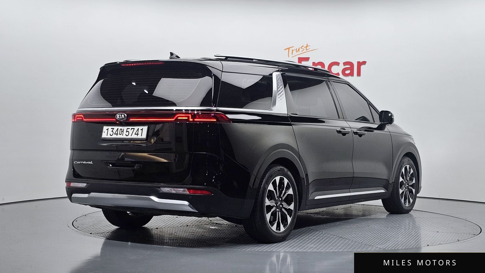 Kia Carnival 2021 — миниатюра 2