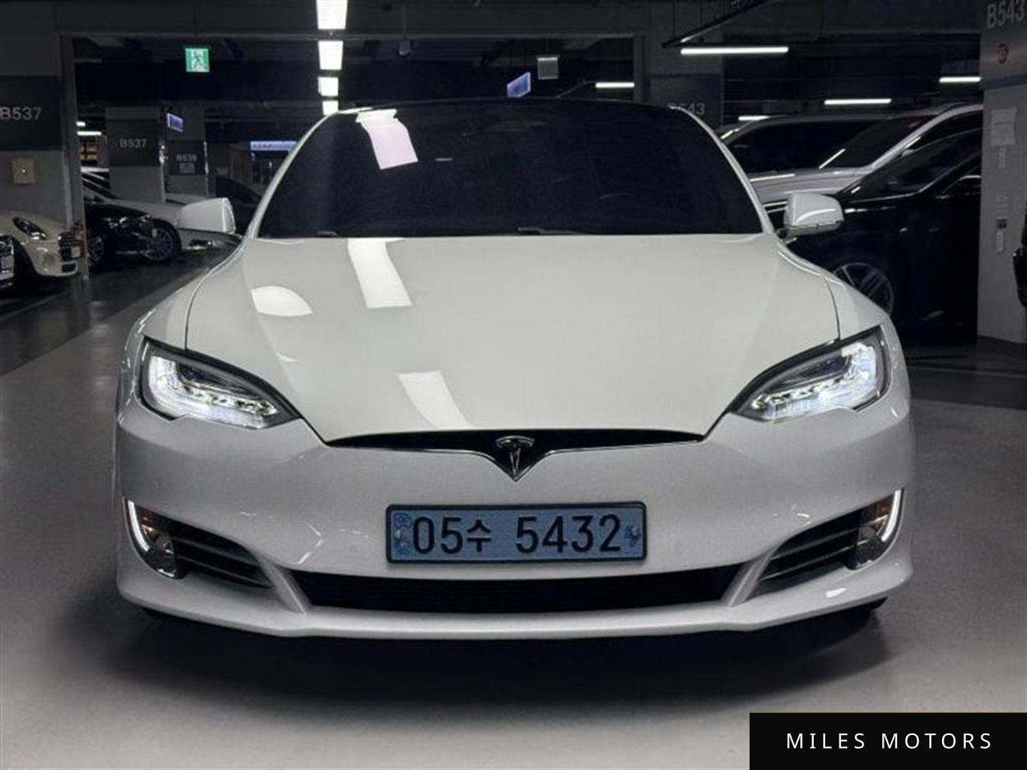 Tesla Model S 2018 — фото 1 из 12