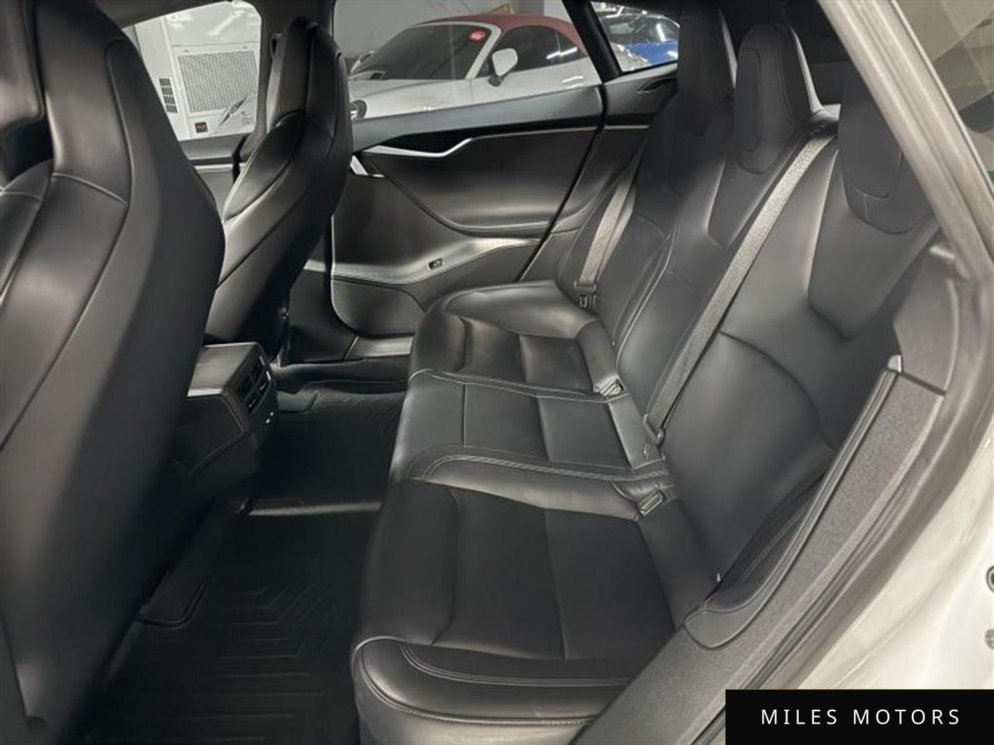Tesla Model S 2018 — миниатюра 9