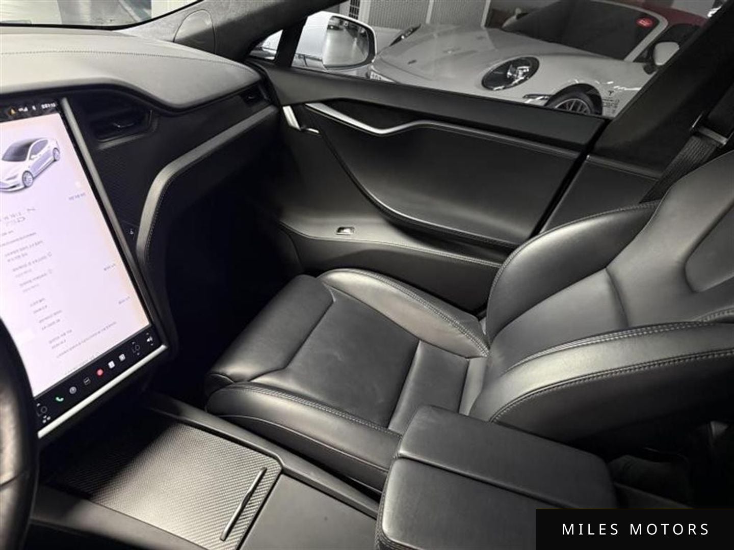 Tesla Model S 2018 — миниатюра 10