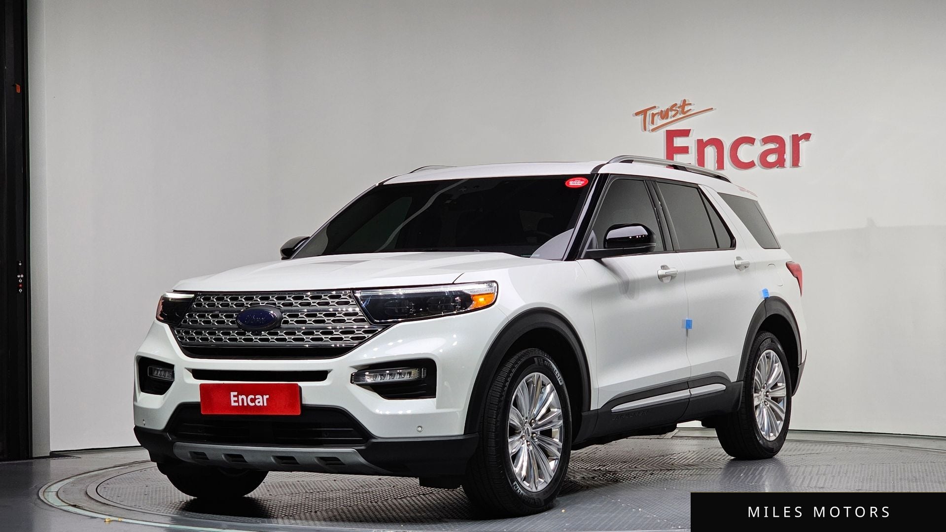 Ford Explorer 2022 — фото 1 из 12