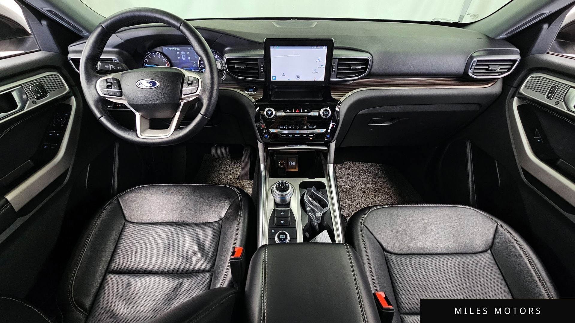Ford Explorer 2022 — миниатюра 10