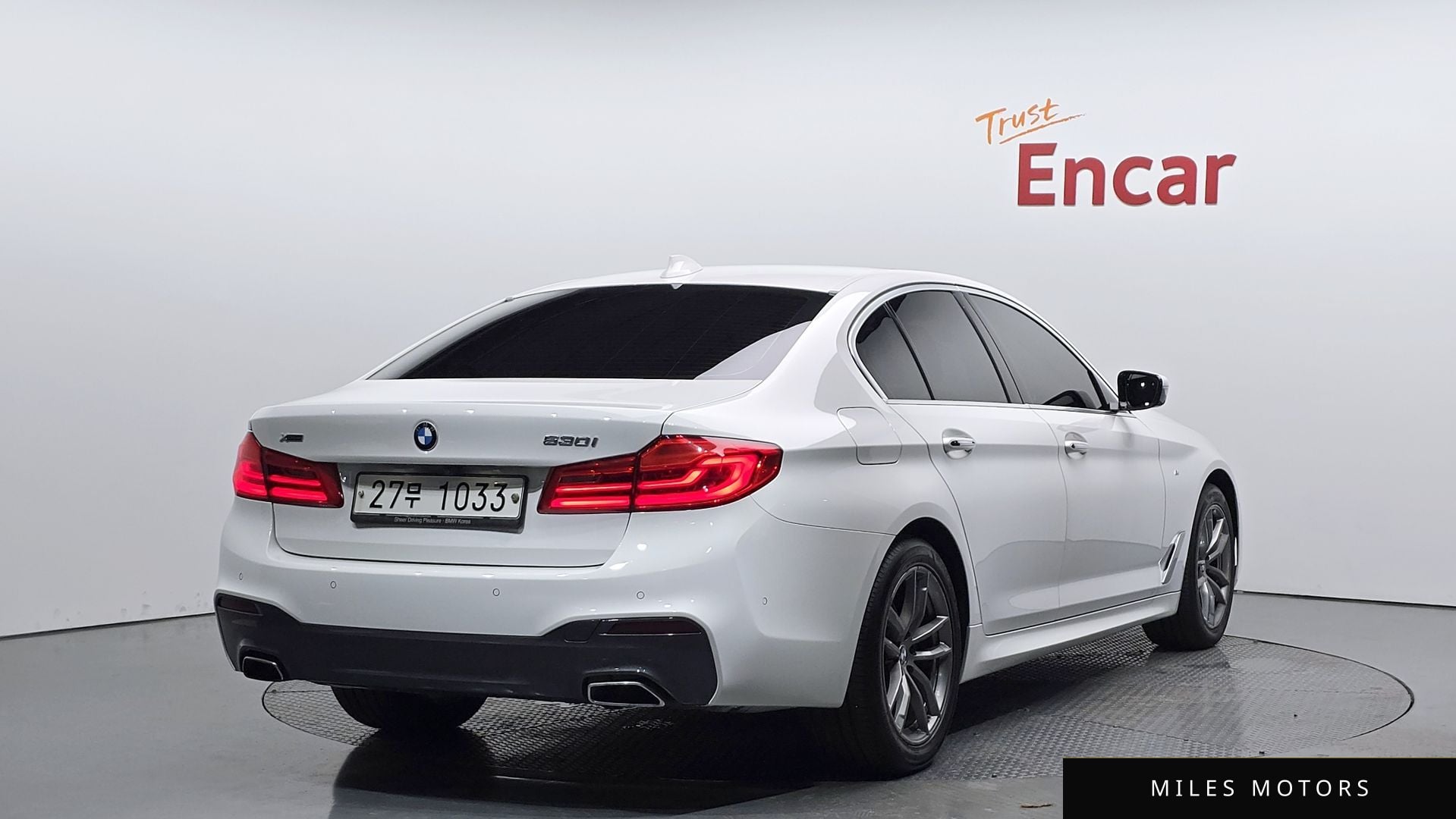 BMW 5 Series (G30) 2017 — фото 1 из 12