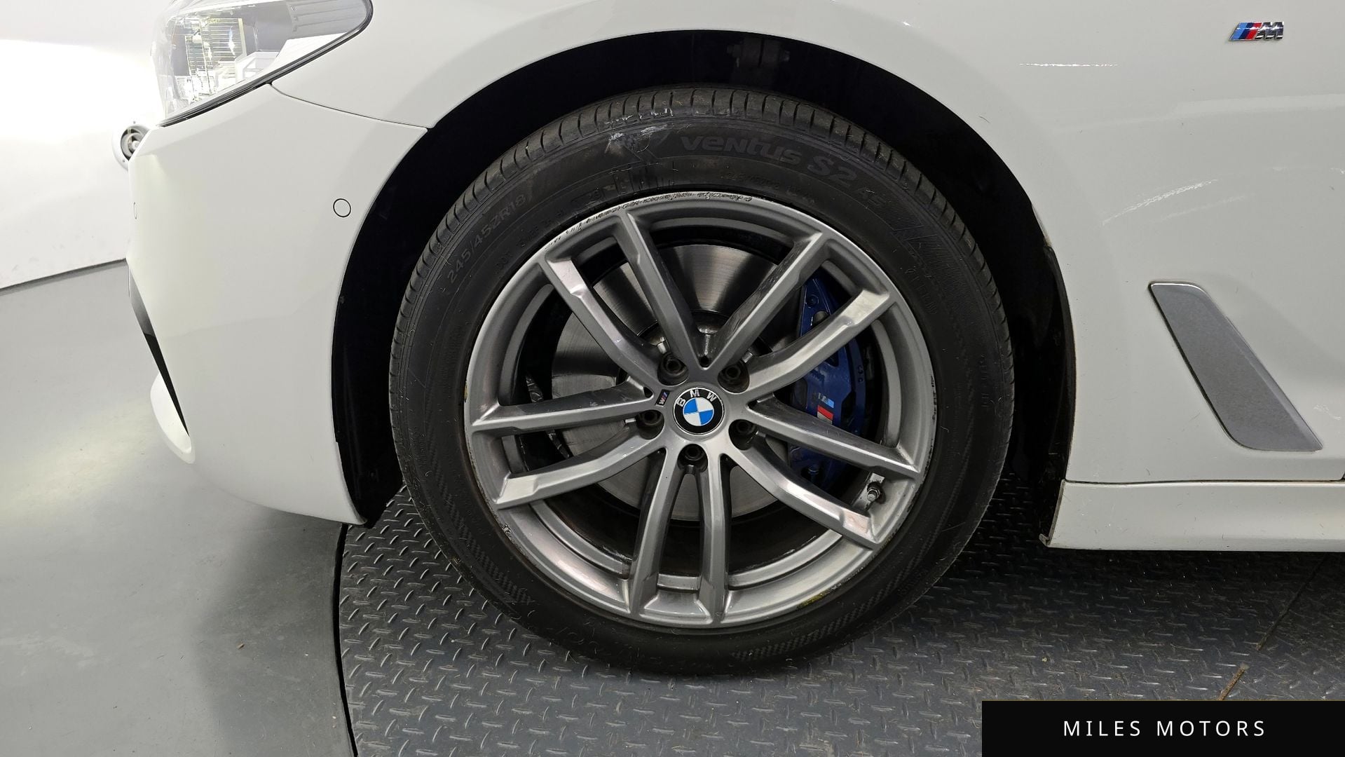 BMW 5 Series (G30) 2017 — миниатюра 4