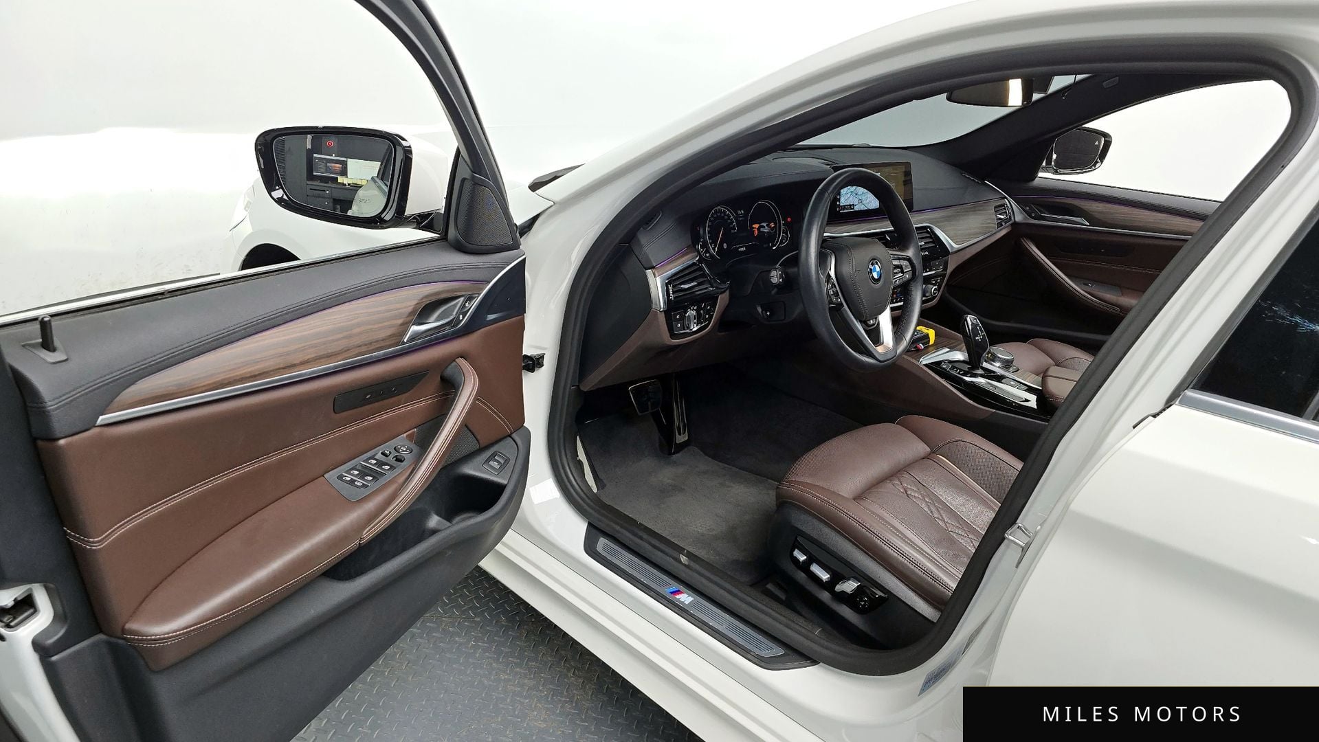 BMW 5 Series (G30) 2017 — миниатюра 12