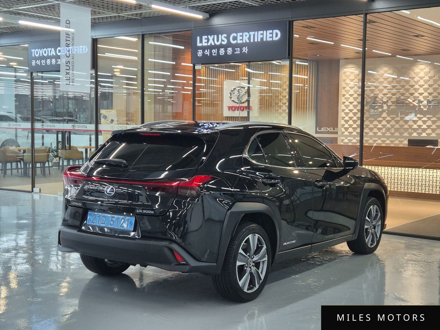 Лексус UX300e 2022 — миниатюра 2