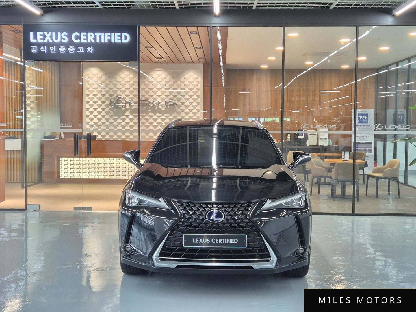 Лексус UX300e 2022 — миниатюра 3