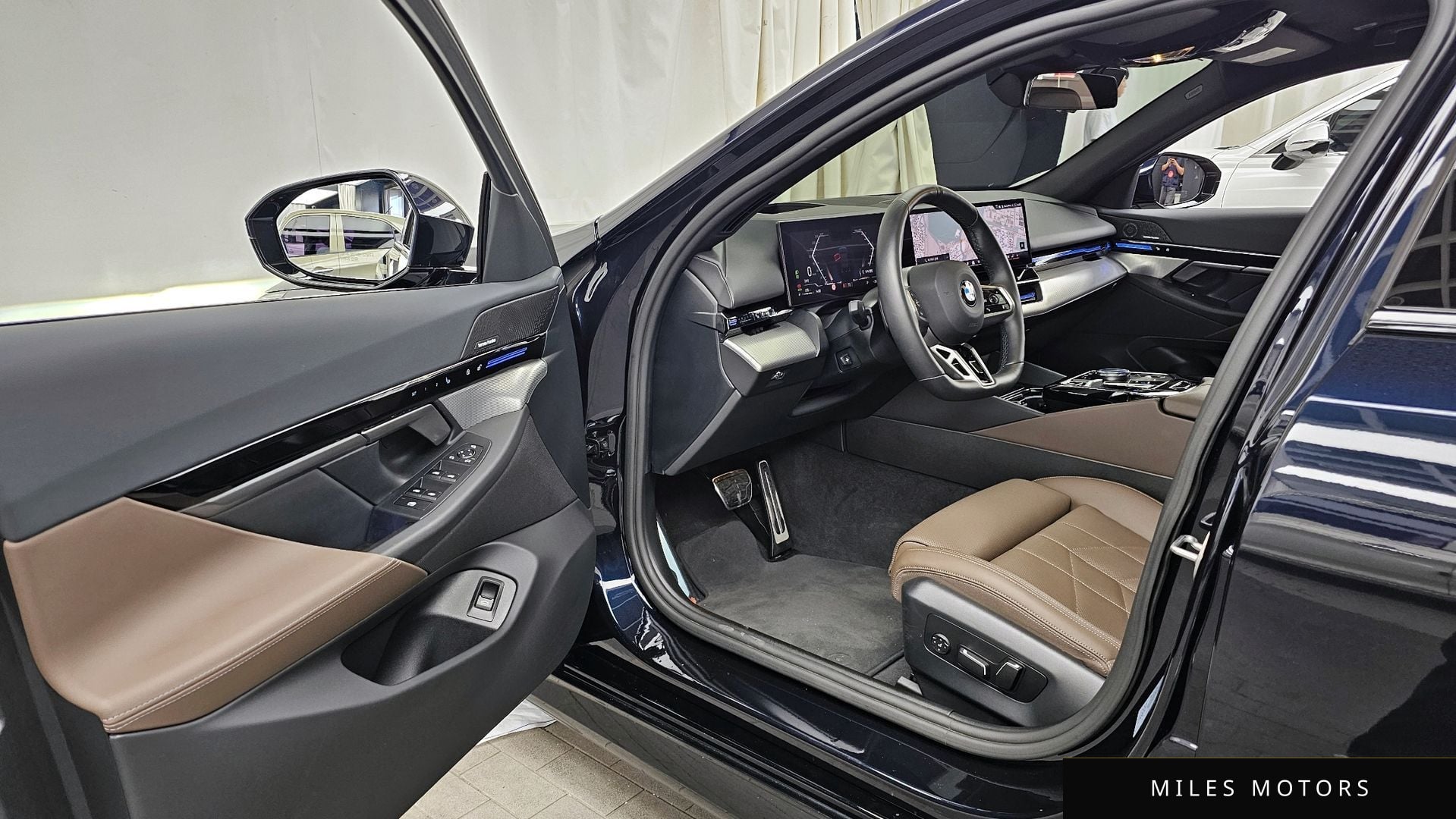 BMW 5 Series (G60) 2024 — миниатюра 10