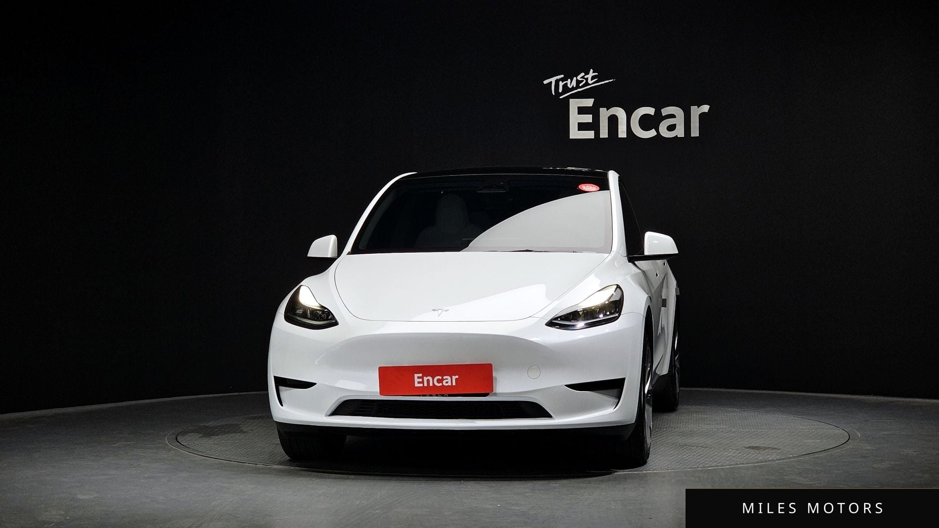 Tesla Model Y 2024 — миниатюра 3